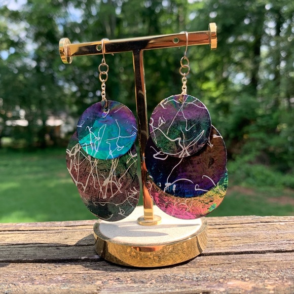 Rainbow Shell Splatter Paint Dangle Earrings - Picture 3 of 13